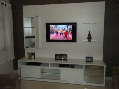 Painel para TV com Nichos e prateleiras - Móvel Planejado